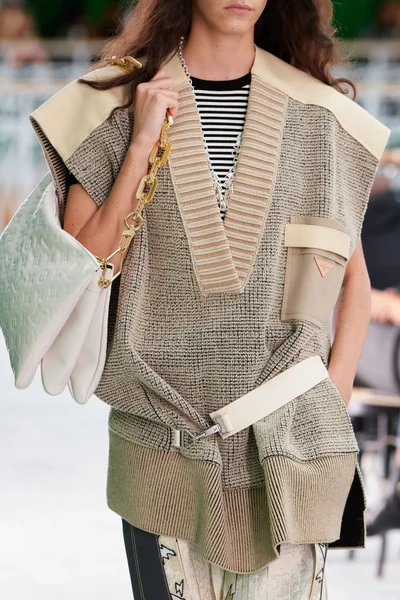 Look 53